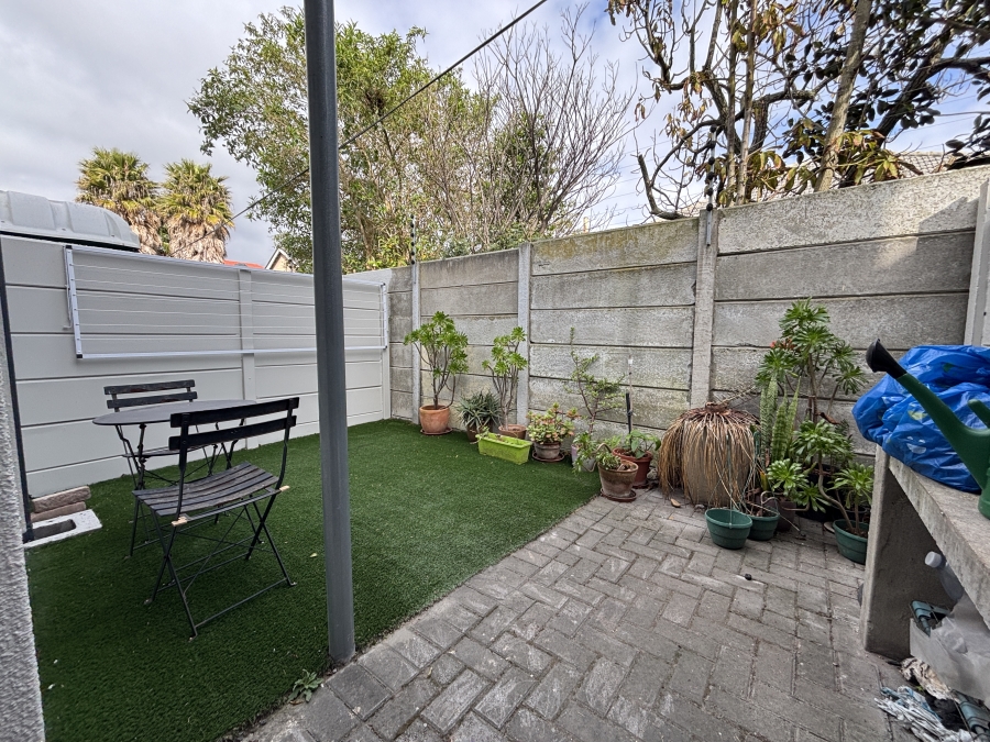 2 Bedroom Property for Sale in Glenlilly Western Cape